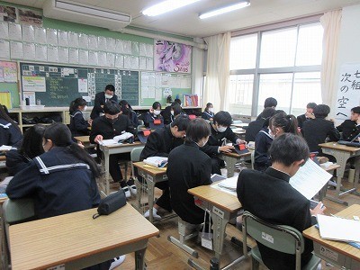 https://higashiura.schoolweb.ne.jp/2320111/blog_img/106307535?tm=20241126193333