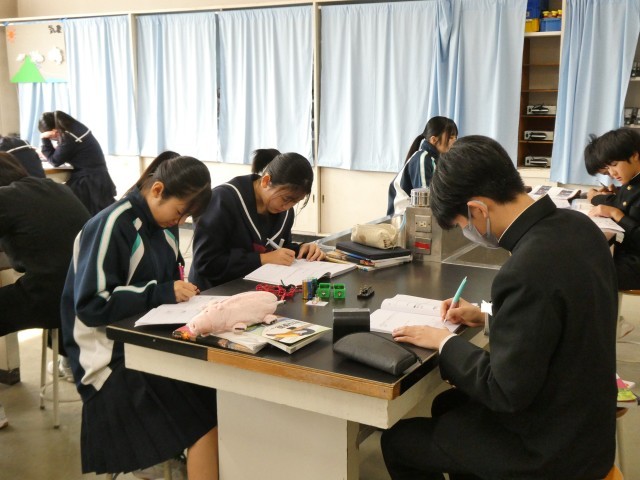 https://higashiura.schoolweb.ne.jp/2320112/blog_img/141936276?tm=20241218144252